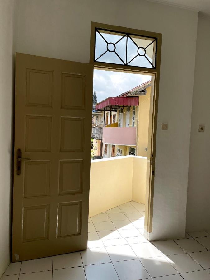 Villa Bukit Indah Berastagi Eksteriør billede